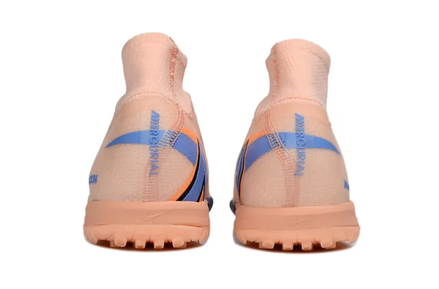 Nike Zapatillas de fútbol Turf con upper Flyknit en naranja y azul, cuello sock-fit 4