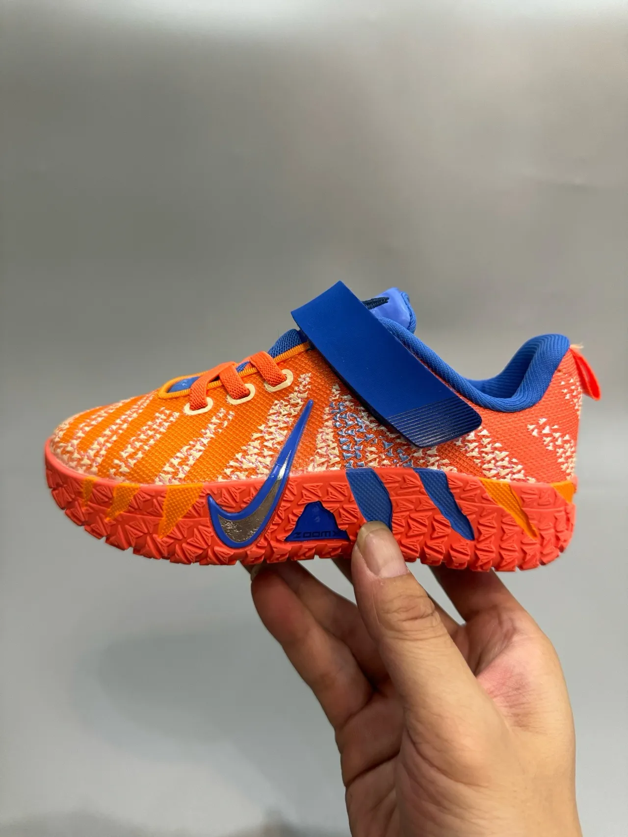 Nike Laranja Azul Tênis de Basquete Low-Top Upper de Tricot 5