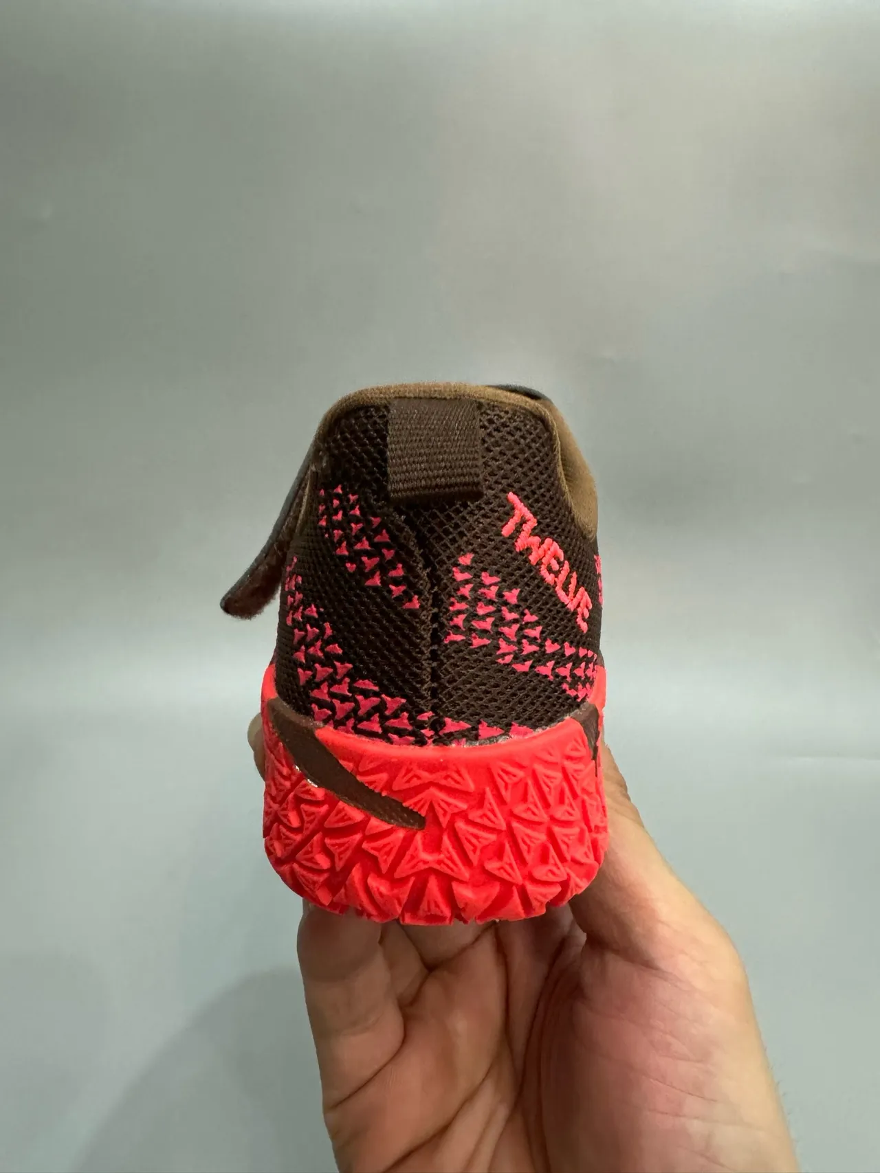 Nike Laranja Azul Tênis de Basquete Low-Top Upper de Tricot 12