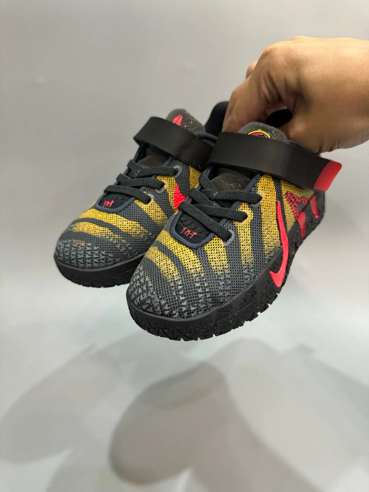 Nike Laranja Azul Tênis de Basquete Low-Top Upper de Tricot 16