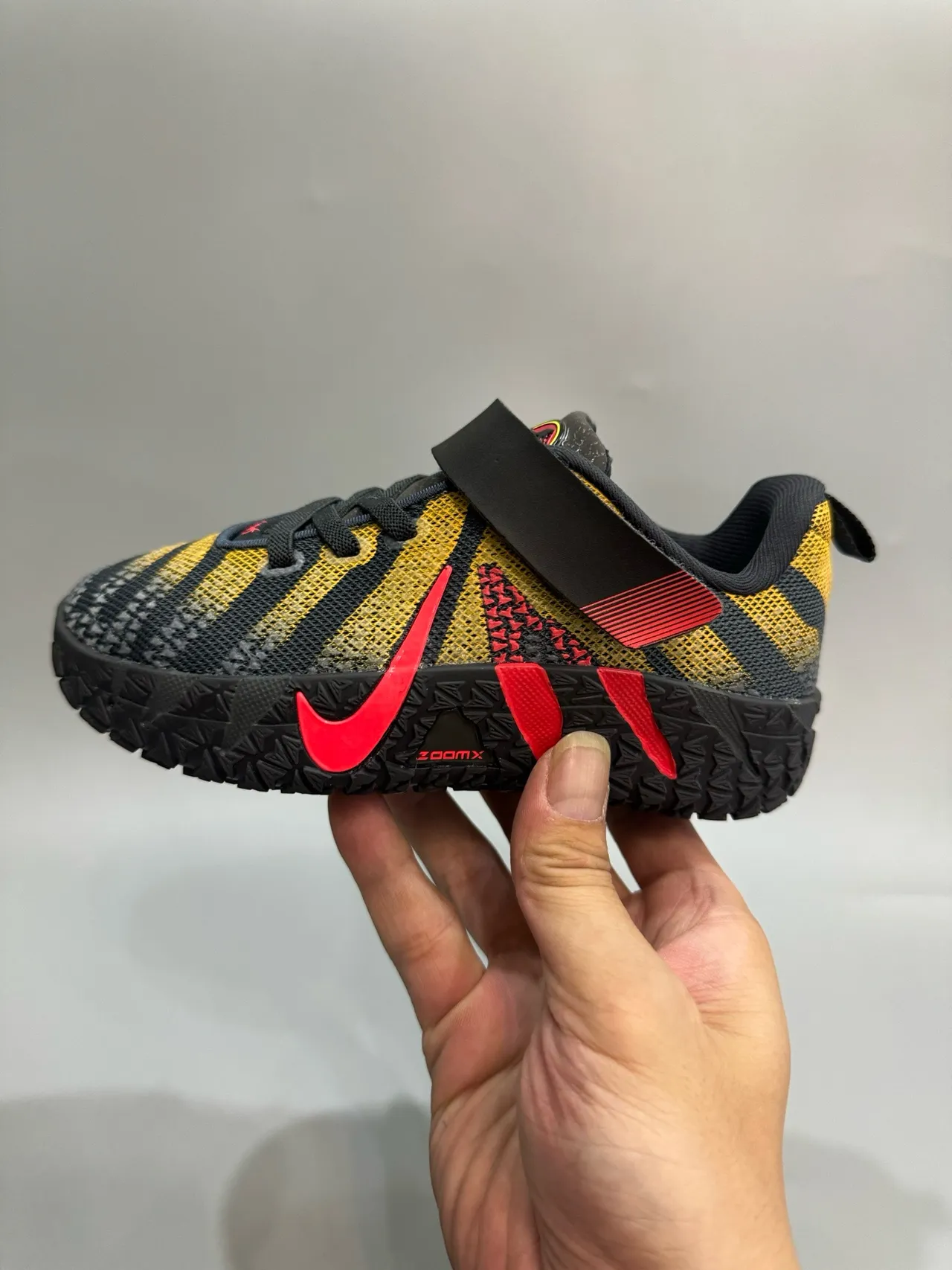 Nike Laranja Azul Tênis de Basquete Low-Top Upper de Tricot 17