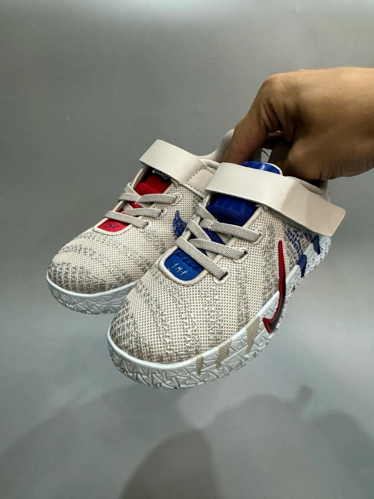 Nike Laranja Azul Tênis de Basquete Low-Top Upper de Tricot 22