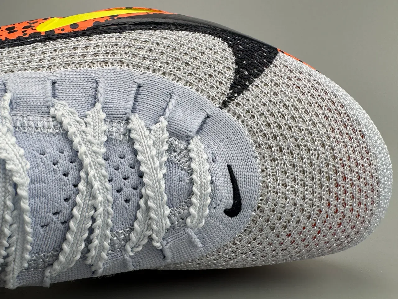 Nike Tênis Running Laranja Cinza Upper Knit Sola Média Moteada 4