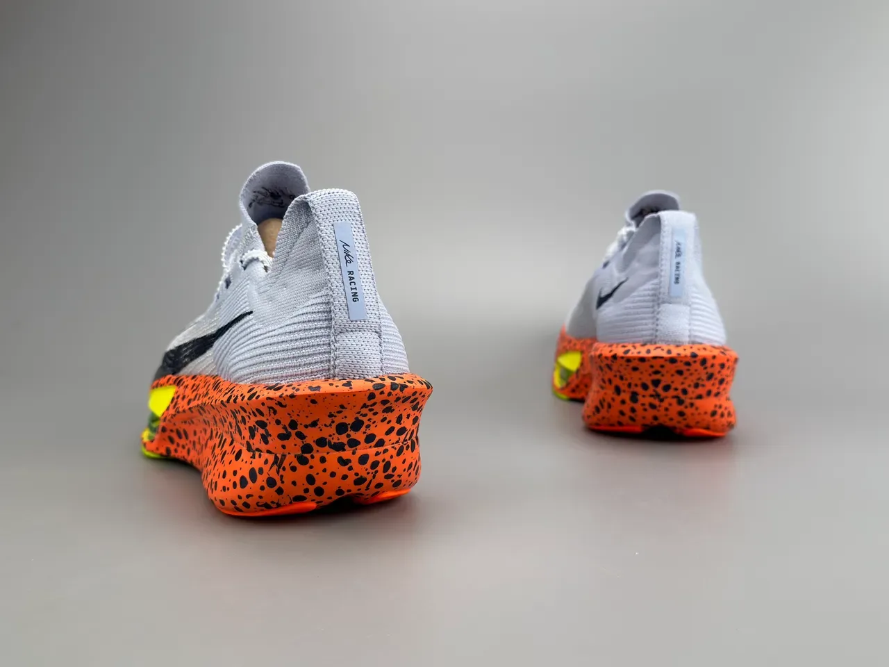 Nike Tênis Running Laranja Cinza Upper Knit Sola Média Moteada 6