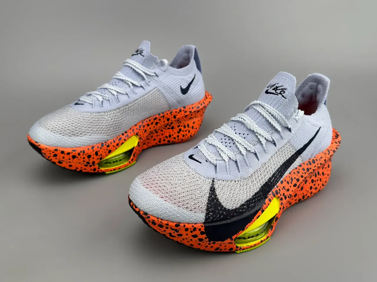 Nike Tênis Running Laranja Cinza Upper Knit Sola Média Moteada 9
