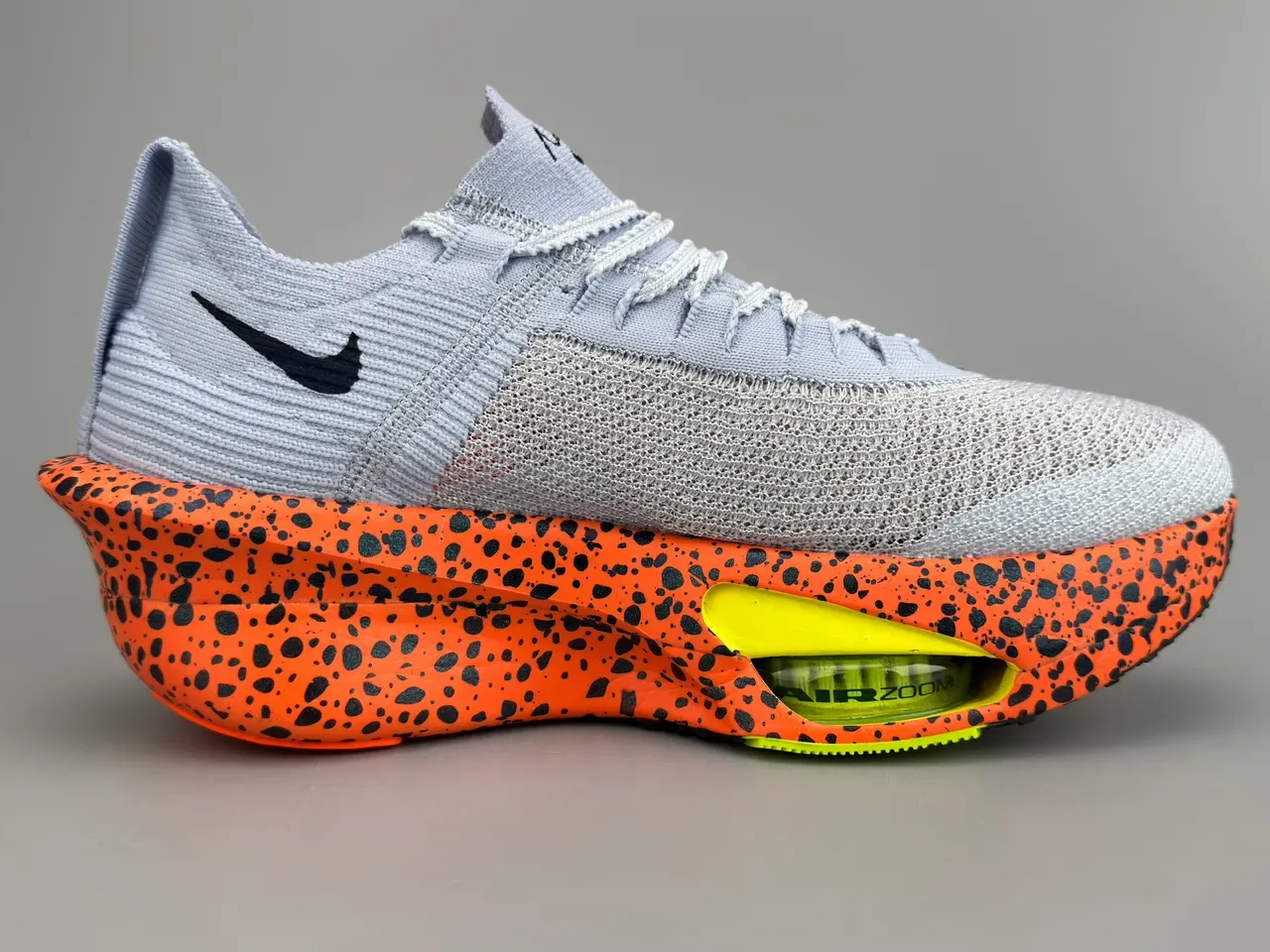 Nike Tênis Running Laranja Cinza Upper Knit Sola Média Moteada 10
