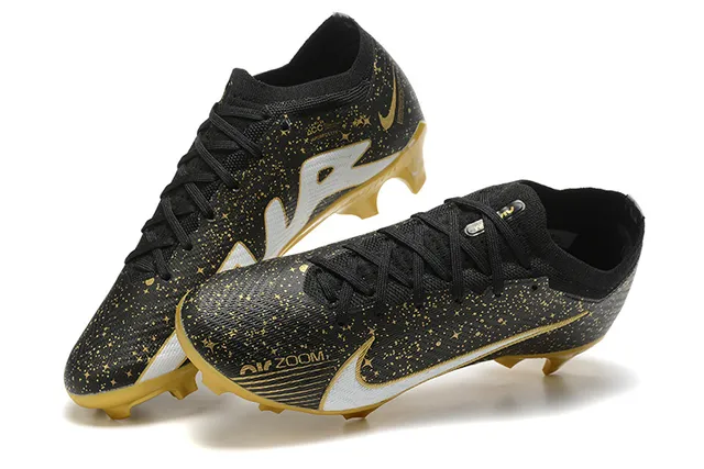 Nike Phantom GT Black Gold White Swoosh Overlay Molded Outsole Firm-Ground Soccer Shoes 2