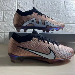 Nike Phantom GT Gold Black حذاء كرة القدم منخفض القطعة نسيج علوي مطلية معدنياً للأرض الصلبة