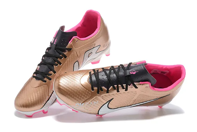Nike Phantom GT Gold Pink Metallic Synthetic Upper Bright Accent Studs Firm-Ground Soccer Shoes 2