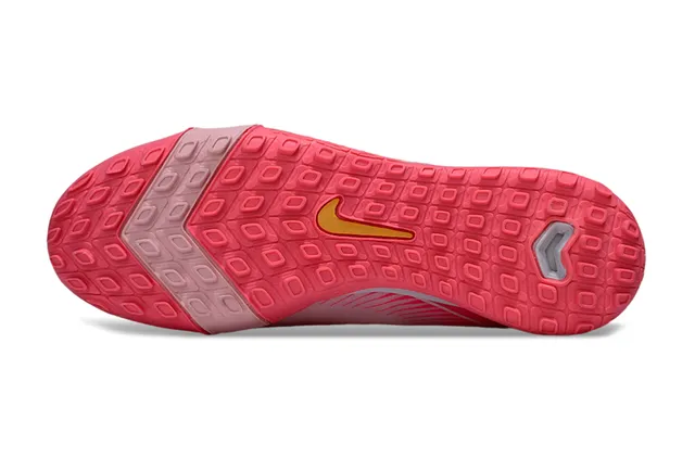 نايك فانتوم جي تي أحذية كرة القدم وردي ذهبي عالية الركبة من الخياطة الملونة برمز سووش متلألئ للعشب 6
