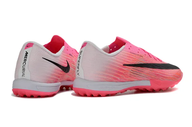 Nike Zapatos de fútbol rosa y negro Flyweave upper gradiente turf 5