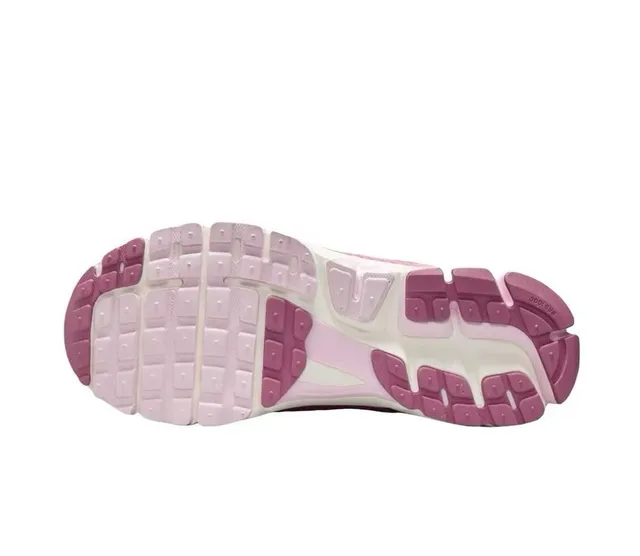 Nike Chaussures de course rose blanc maille superposition synthétique construction panneaux latéraux côtelés 5