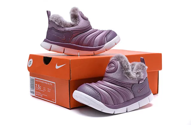 Nike Rose Blanc Slip-On Ribbed Synthetic Upper Bottes de Neige 22