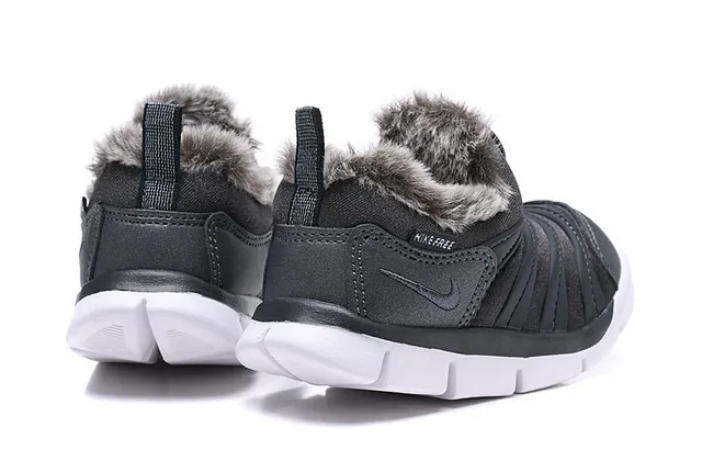 Nike Rose Blanc Slip-On Ribbed Synthetic Upper Bottes de Neige 24