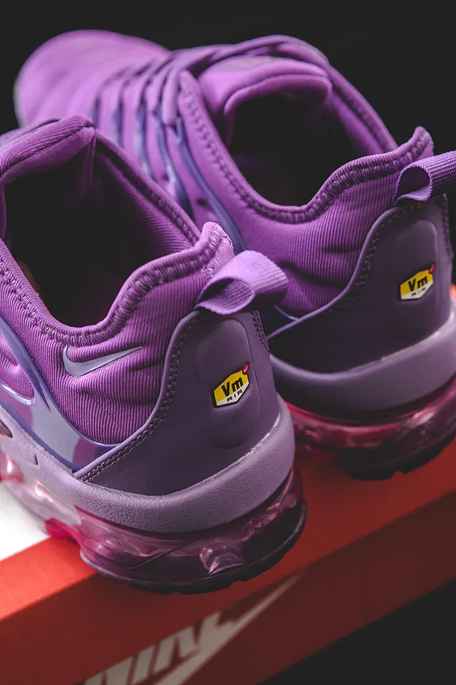 Nike Purple Transparent Wave-Shaped Cage Overlay Translucent Segmented Air Sole Lifestyle Sneakers 7