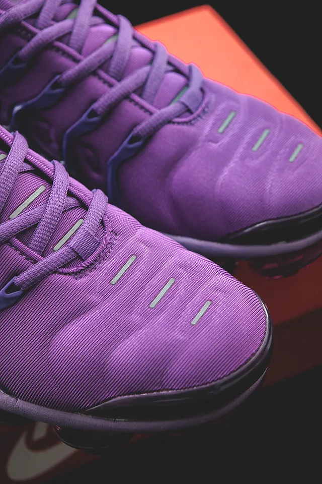 Nike Purple Transparent Wave-Shaped Cage Overlay Translucent Segmented Air Sole Lifestyle Sneakers 8