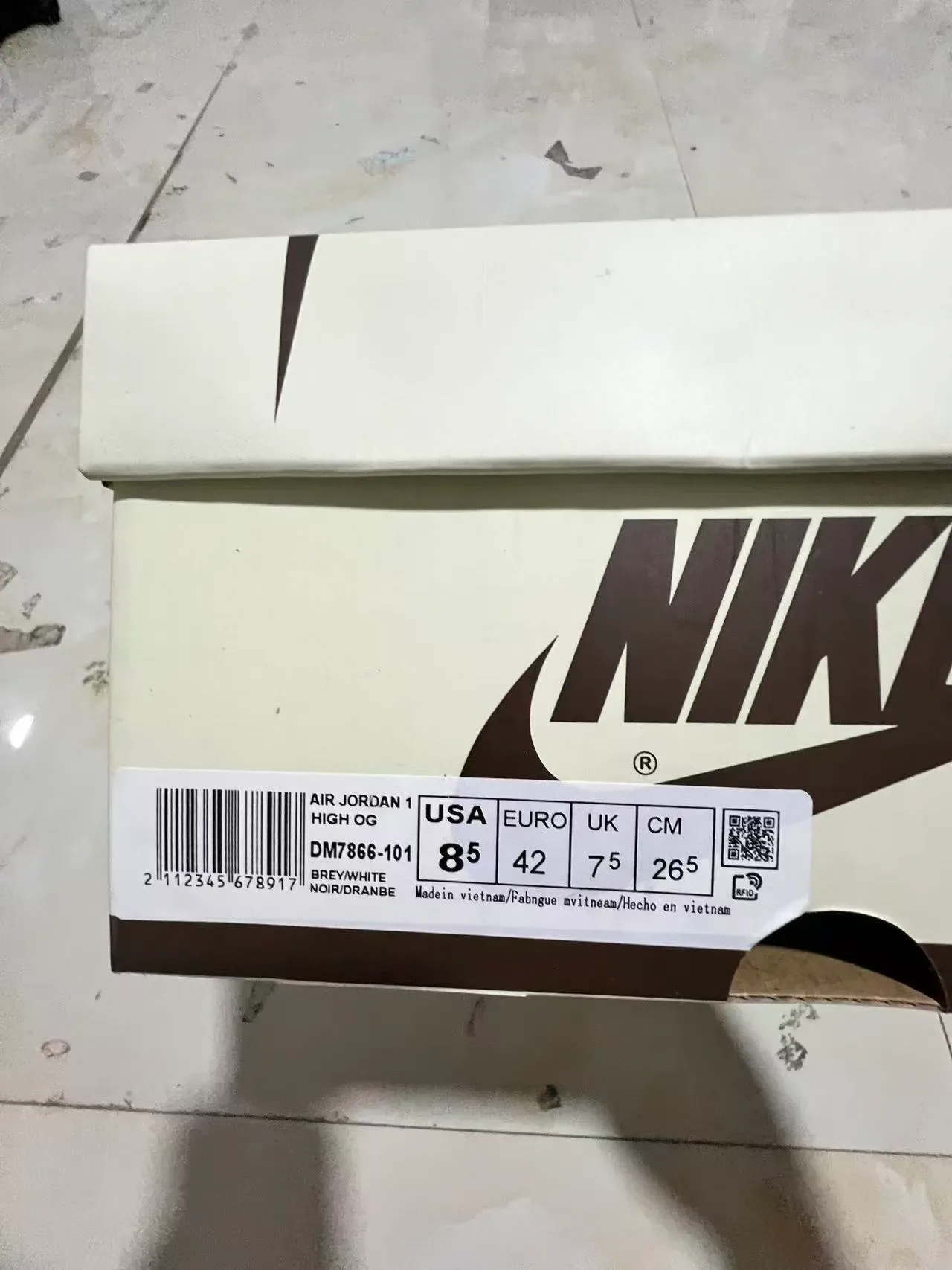 Nike Tênis Lifestyle Vermelho e Branco Low-Top com Painéis de Couro 10