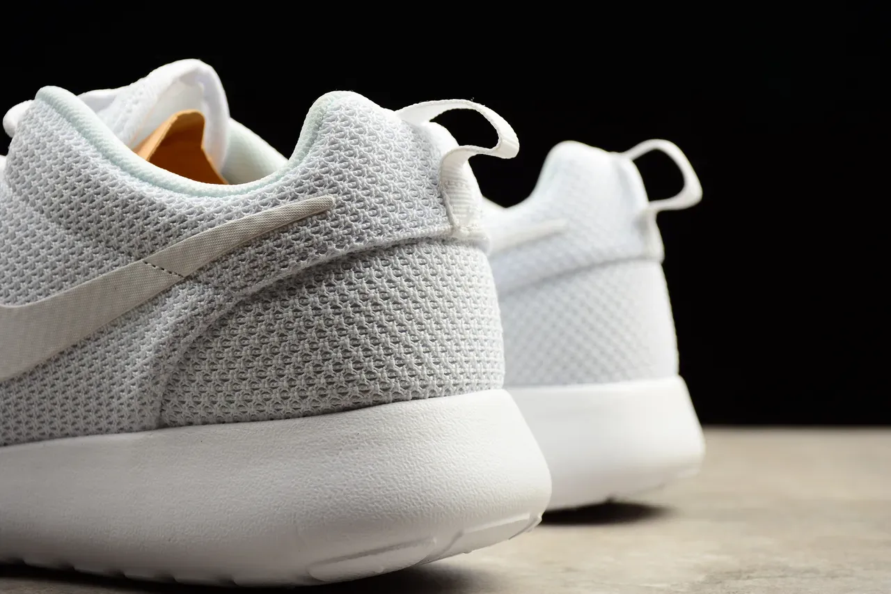 Nike Roshe One White Lifestyle Sneakers 3
