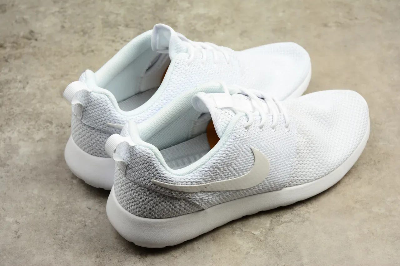 Nike Roshe One White Lifestyle Sneakers 16