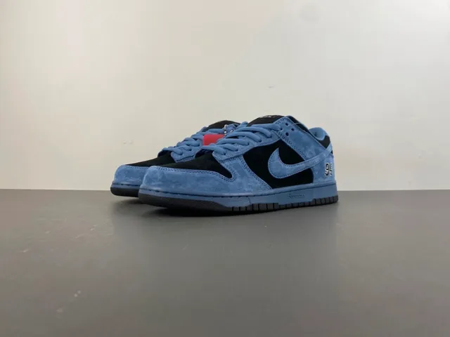 Nike SB Dunk Low '94' chaussures de skateboard en daim bleu noir 10