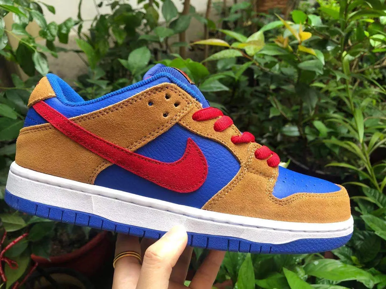 Nike SB Dunk Low Blue Tan Red Skateboard Shoes 3