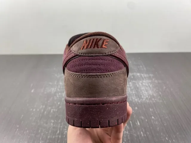 Chaussures de Skateboard Nike SB Dunk Low Bourgogne Marron 4