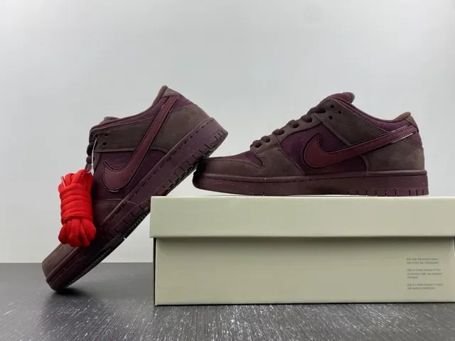Chaussures de Skateboard Nike SB Dunk Low Bourgogne Marron 15