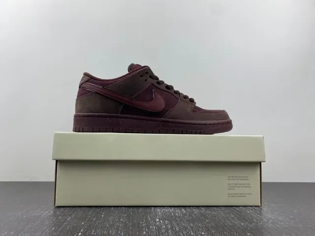 Chaussures de Skateboard Nike SB Dunk Low Bourgogne Marron 16