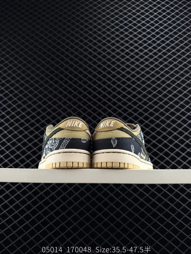 Nike SB Dunk Low Chaussures de skateboard bleu marine beige bandana à carreaux 3