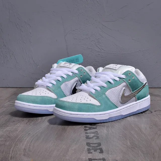 Nike SB Dunk Low White Mint Green Skateboard Shoes 3