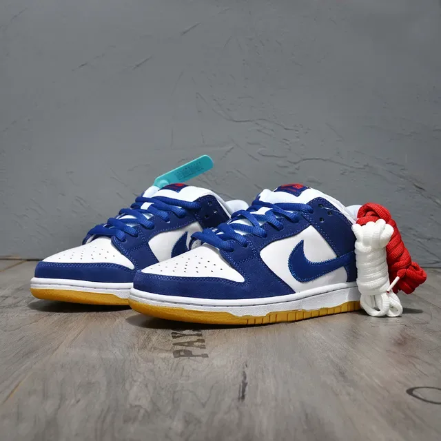 Nike SB Dunk Low Chaussures de Skateboard Blanc Bleu Royal Gomme 4