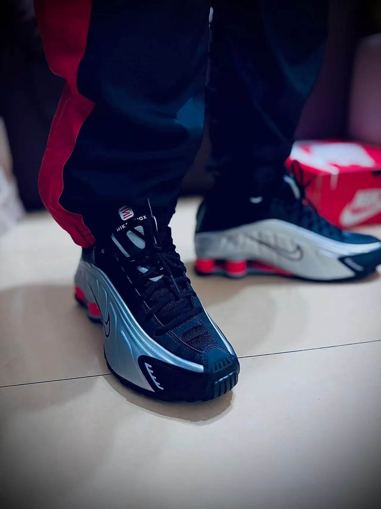 Nike Shox NZ Black Silver Red Lifestyle Sneakers 4