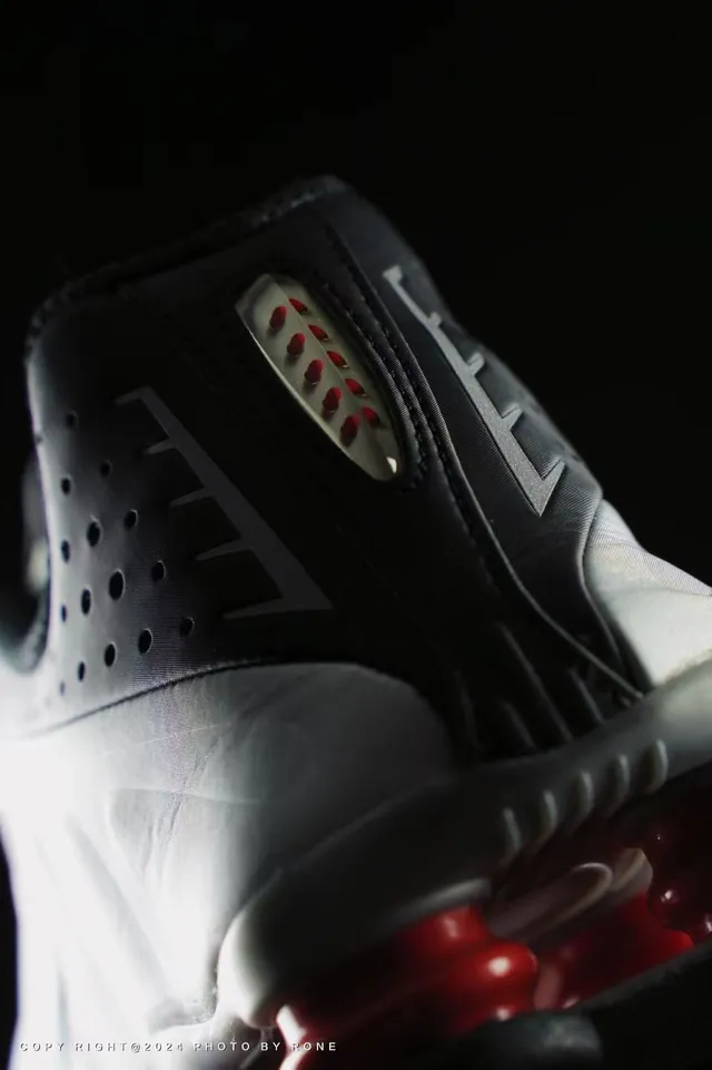 Nike Shox NZ Black Silver Red Lifestyle Sneakers 11