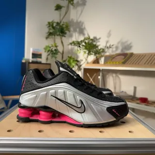 Nike Silver Black Shox Heel Cushioning Metallic Side Panel Lifestyle Sneakers