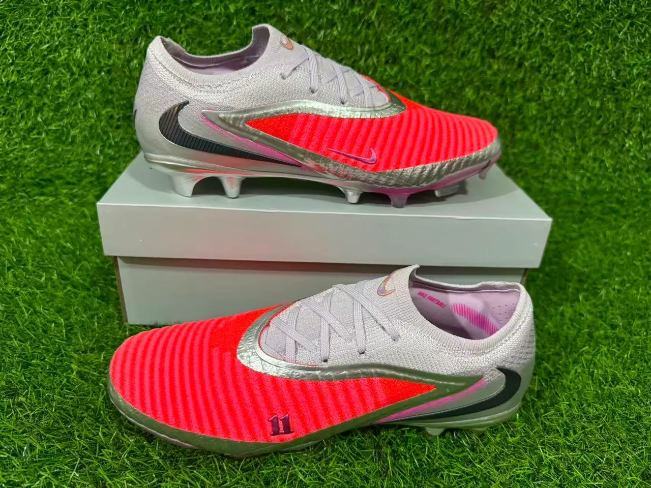 Nike Silver Pink Low-Cut Knit Upper Asymmetric Overlay Firm-Ground Soccer Shoes 2
