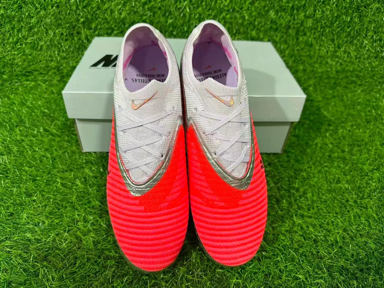 Nike Silver Pink Low-Cut Knit Upper Asymmetric Overlay Firm-Ground Soccer Shoes 5