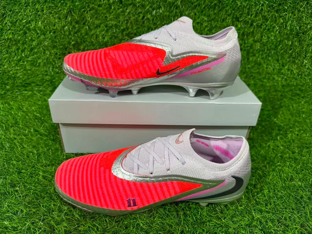 Nike Silver Pink Low-Cut Knit Upper Asymmetric Overlay Firm-Ground Soccer Shoes 8