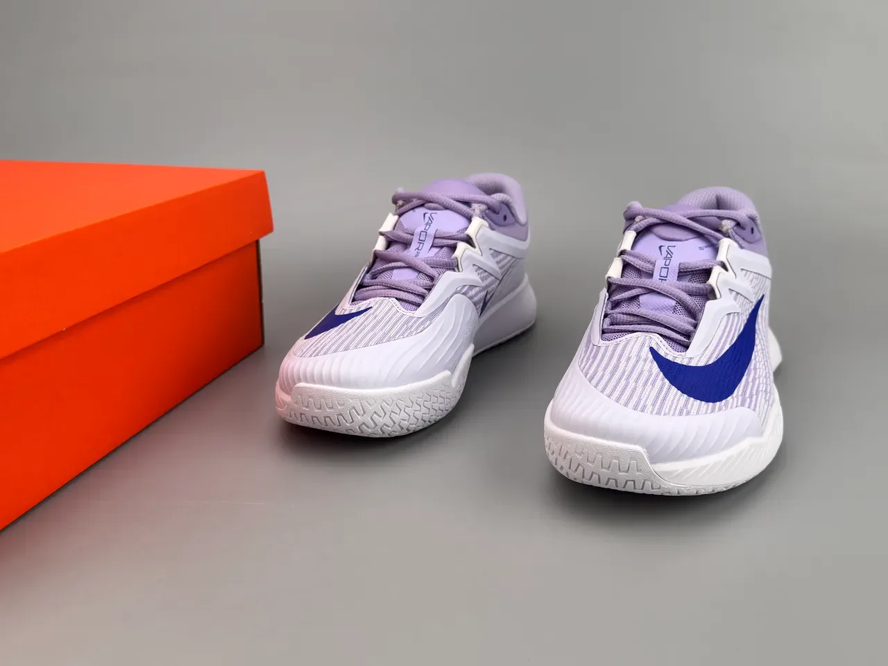 Nike Vapor Chaussures de running blanches et violettes avec upper en tricot et semelle Air Zoom 3