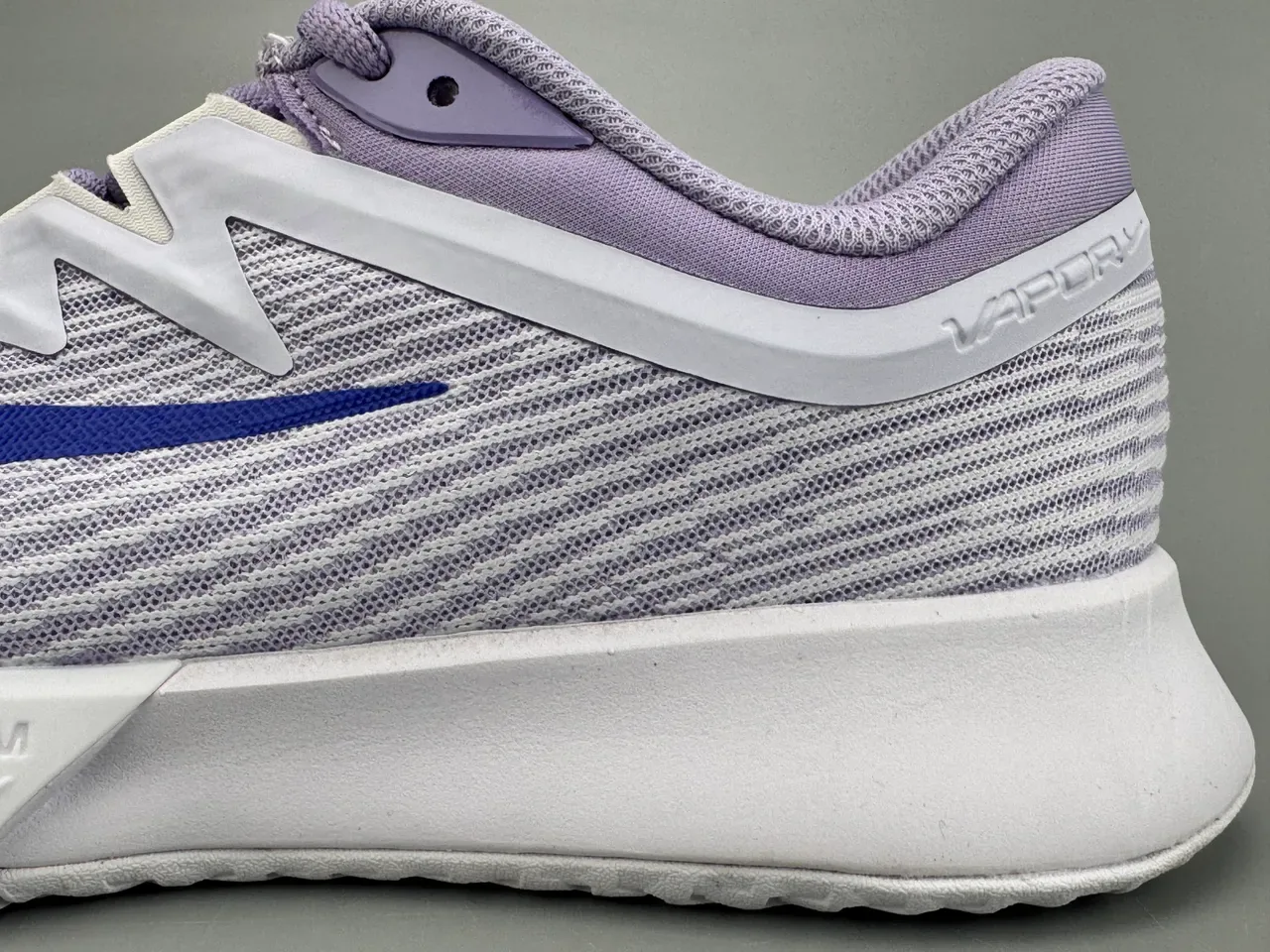 Nike Vapor Chaussures de running blanches et violettes avec upper en tricot et semelle Air Zoom 5