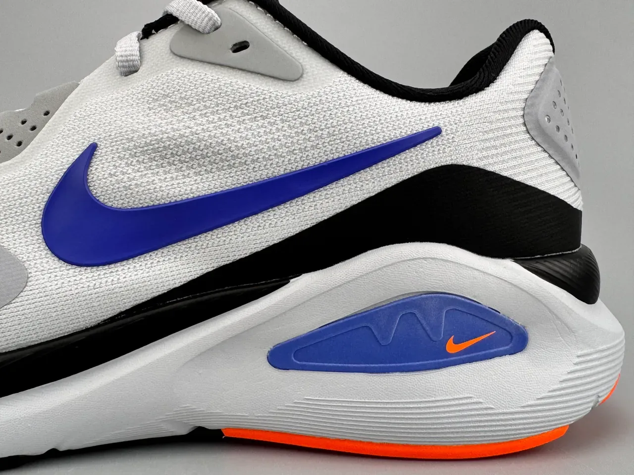 Nike White Blue Engineered Mesh Upper Sculpted ReactX Midsole Lifestyle Sneakers 8