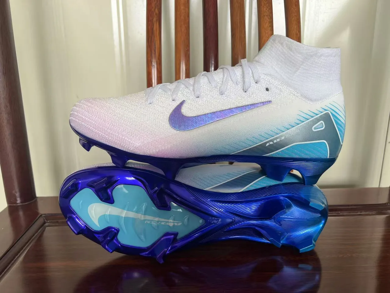 Nike White Blue High-Top Knit Upper Iridescent Swoosh Firm-Ground Soccer Shoes 7