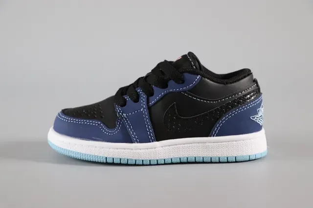 Nike White Blue Low-Top Multi-Panel Leather/synthetic Construction Lifestyle Sneakers 4
