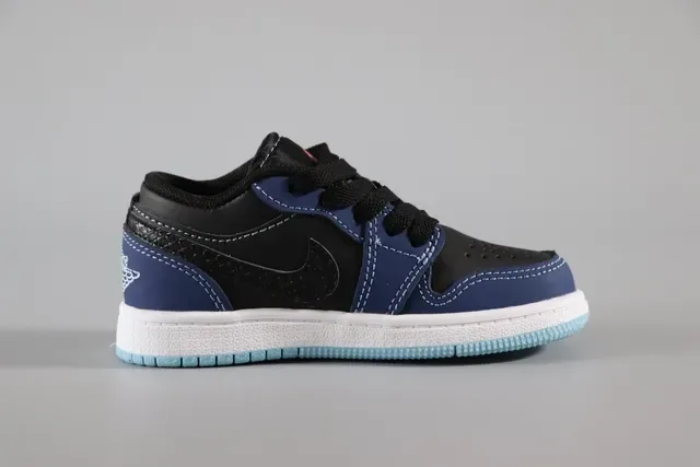 Nike White Blue Low-Top Multi-Panel Leather/synthetic Construction Lifestyle Sneakers 5