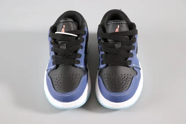 Nike White Blue Low-Top Multi-Panel Leather/synthetic Construction Lifestyle Sneakers 8
