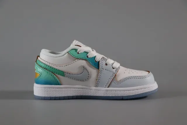 Nike White Blue Low-Top Multi-Panel Leather/synthetic Construction Lifestyle Sneakers 15