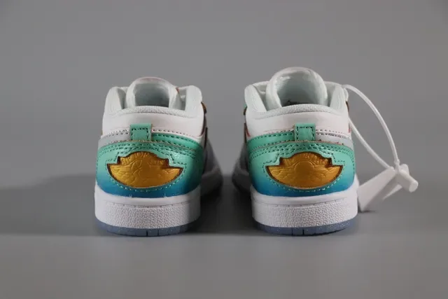 Nike White Blue Low-Top Multi-Panel Leather/synthetic Construction Lifestyle Sneakers 17