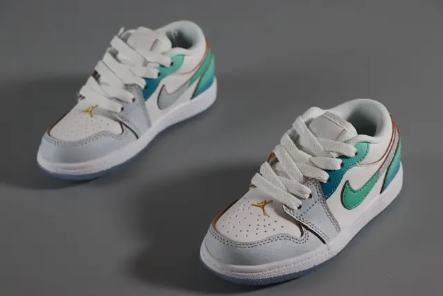 Nike White Blue Low-Top Multi-Panel Leather/synthetic Construction Lifestyle Sneakers 19