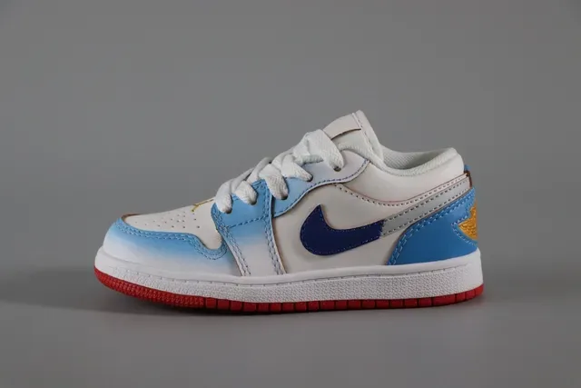 Nike White Blue Low-Top Multi-Panel Leather/synthetic Construction Lifestyle Sneakers 22