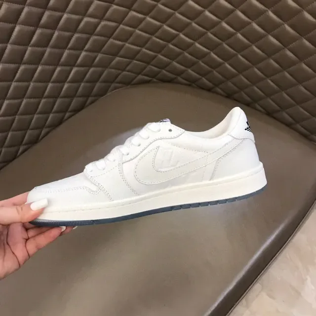 Nike White Blue Low-Top Textured Upper Lifestyle Sneakers 2