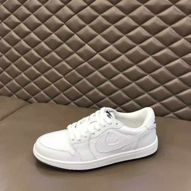 Nike White Blue Low-Top Textured Upper Lifestyle Sneakers 5